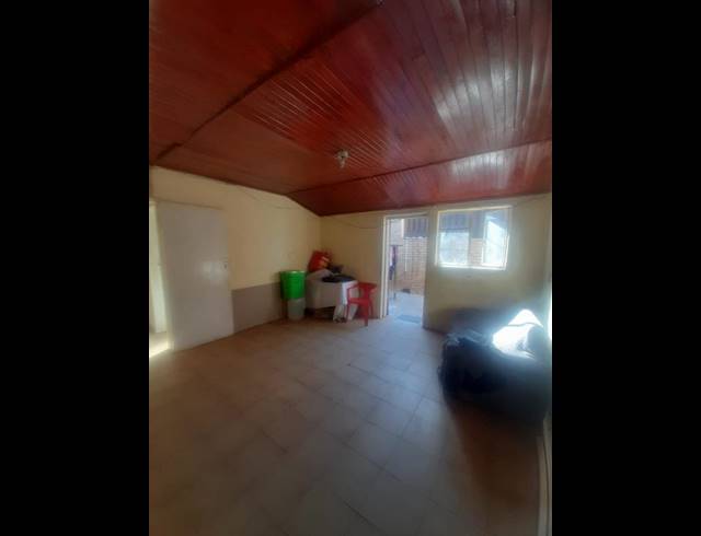 6 BEDROOM HOUSE FOR SALE IN HOSPITAL VIEW